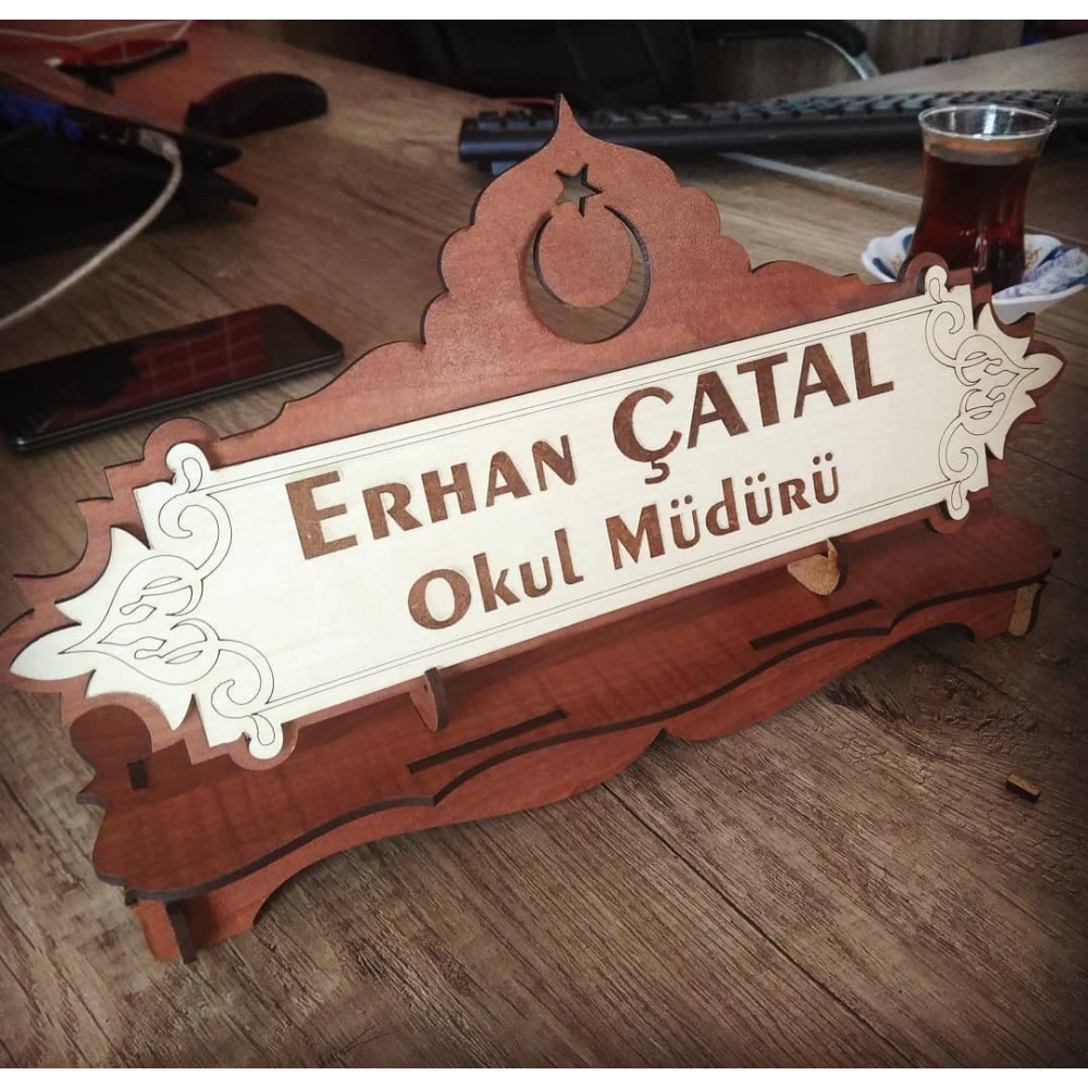Ayyıldız Ahşap Masa İsimliği